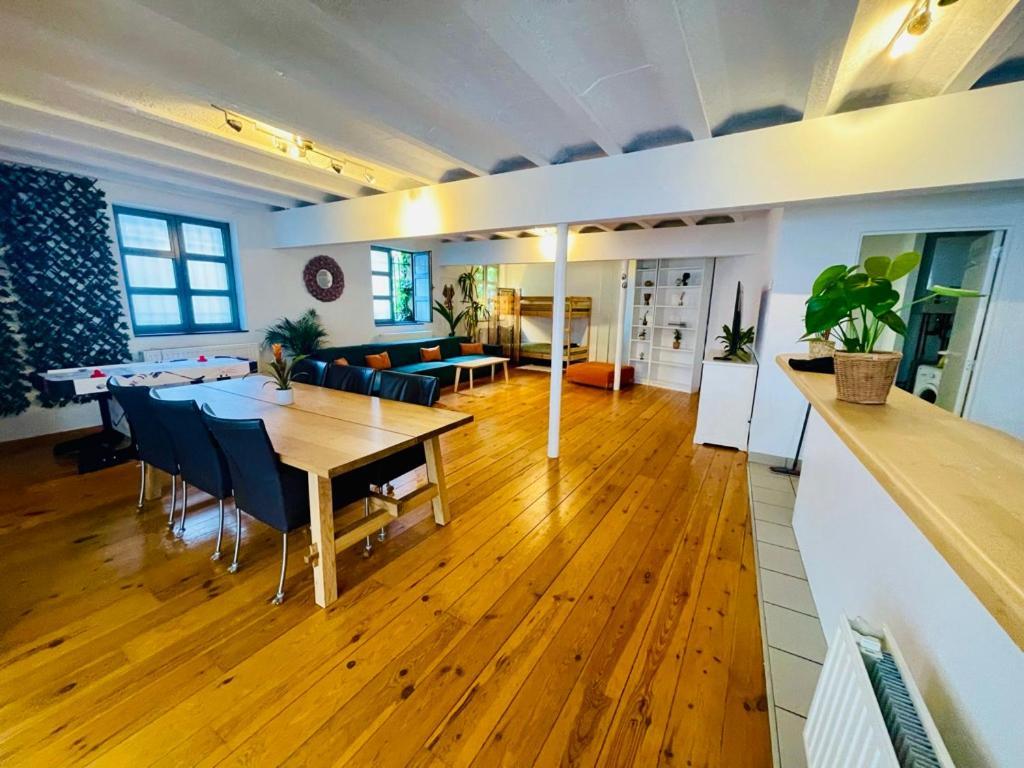 Down Town Oasis-Spacious Loft With Private Parking Брюссель Екстер'єр фото