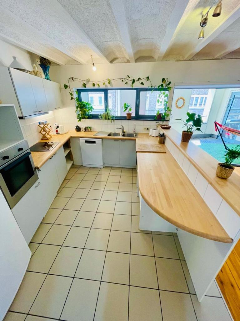 Down Town Oasis-Spacious Loft With Private Parking Брюссель Екстер'єр фото